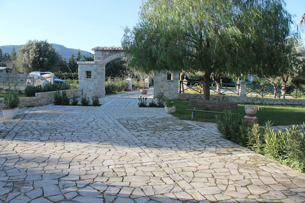 B&B Casale Siciliano Di Miryam Tiralongo 阿沃拉 外观 照片