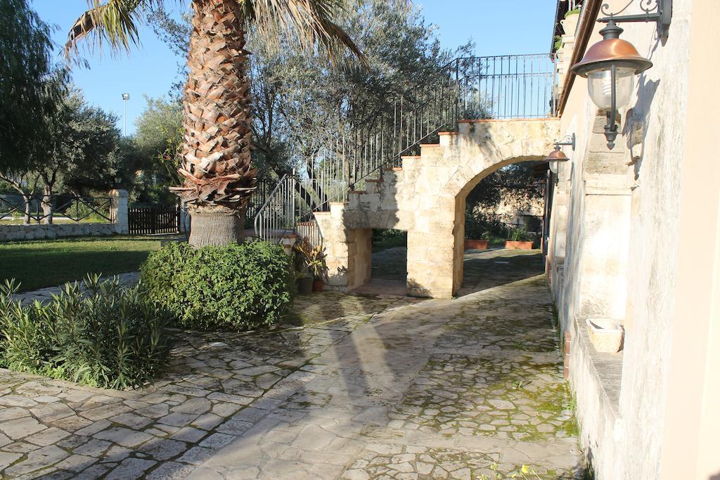 B&B Casale Siciliano Di Miryam Tiralongo 阿沃拉 客房 照片