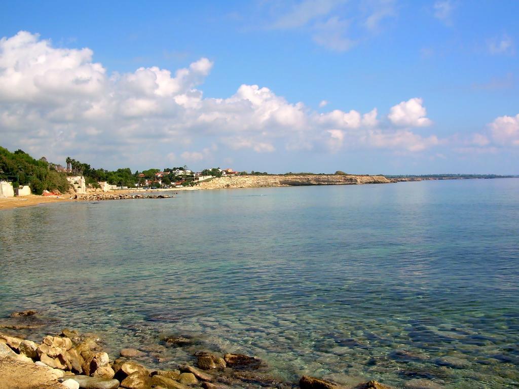 B&B Casale Siciliano Di Miryam Tiralongo 阿沃拉 外观 照片