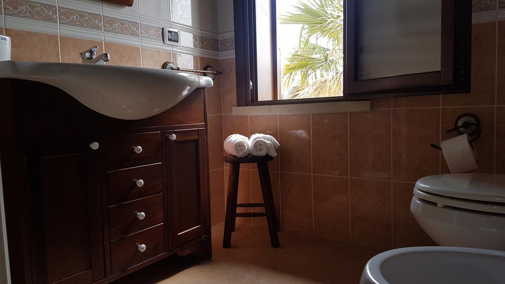 B&B Casale Siciliano Di Miryam Tiralongo 阿沃拉 外观 照片