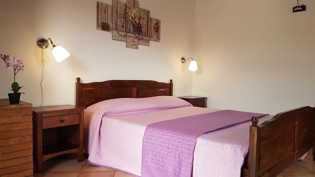 B&B Casale Siciliano Di Miryam Tiralongo 阿沃拉 外观 照片