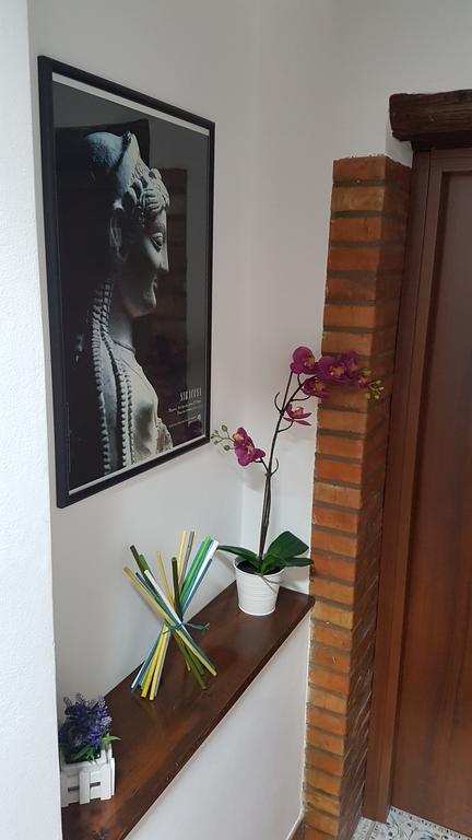 B&B Casale Siciliano Di Miryam Tiralongo 阿沃拉 外观 照片