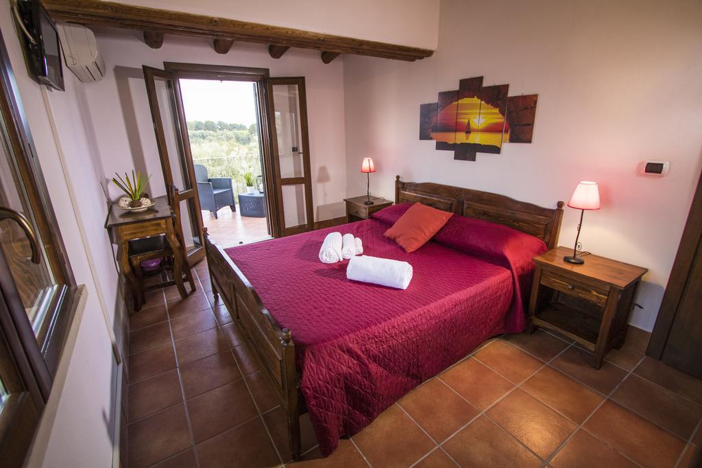B&B Casale Siciliano Di Miryam Tiralongo 阿沃拉 外观 照片