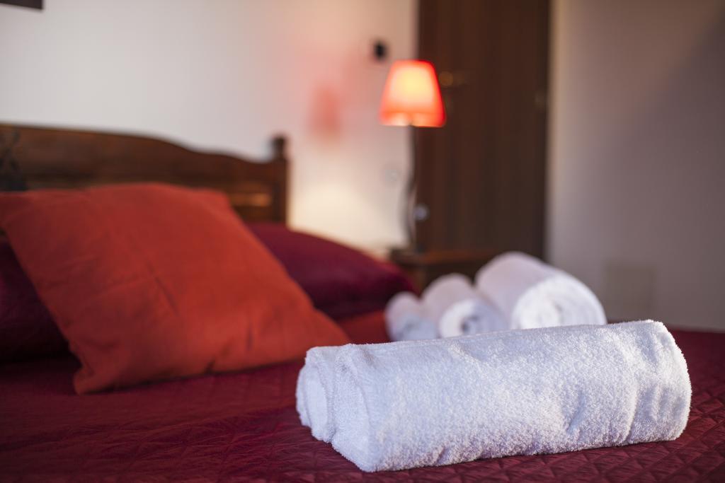 B&B Casale Siciliano Di Miryam Tiralongo 阿沃拉 外观 照片