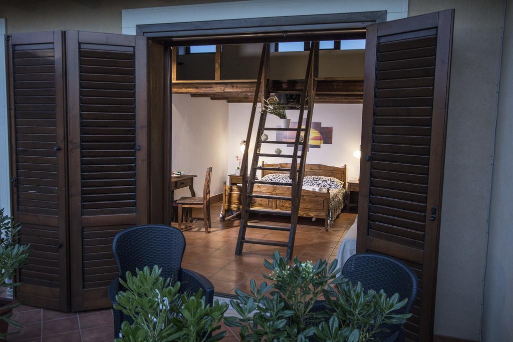 B&B Casale Siciliano Di Miryam Tiralongo 阿沃拉 外观 照片