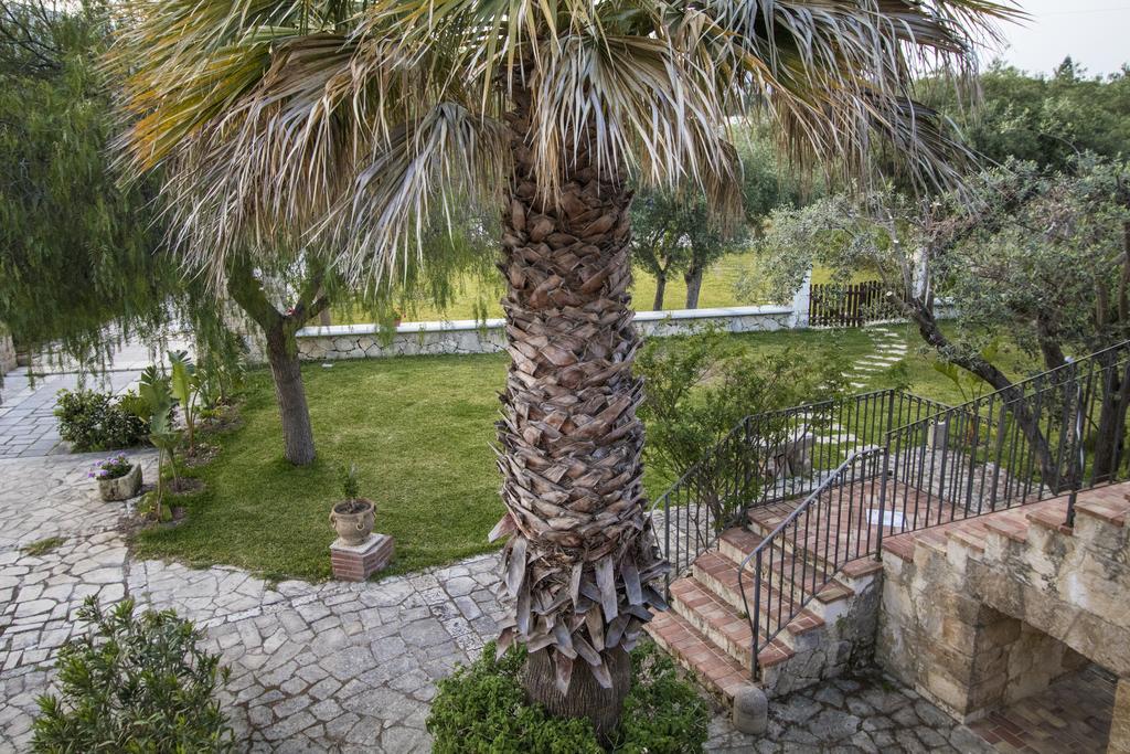 B&B Casale Siciliano Di Miryam Tiralongo 阿沃拉 外观 照片