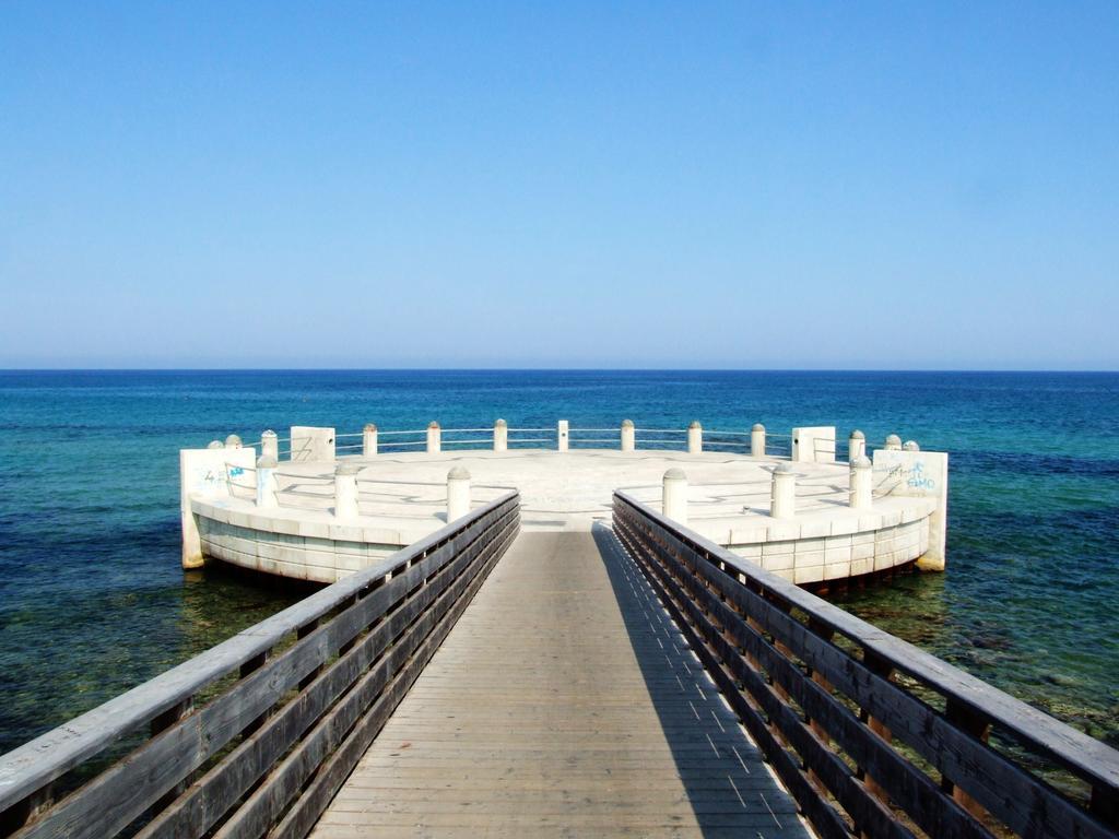B&B Casale Siciliano Di Miryam Tiralongo 阿沃拉 外观 照片